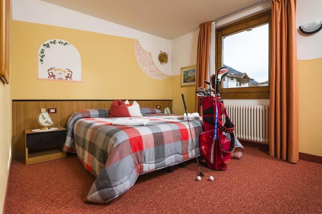 Animae Natura Hotel & Chalet Mezzana  Zimmer foto