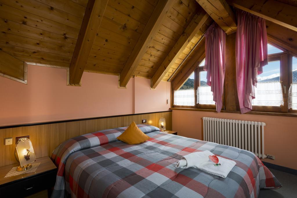 Animae Natura Hotel & Chalet Mezzana  Zimmer foto